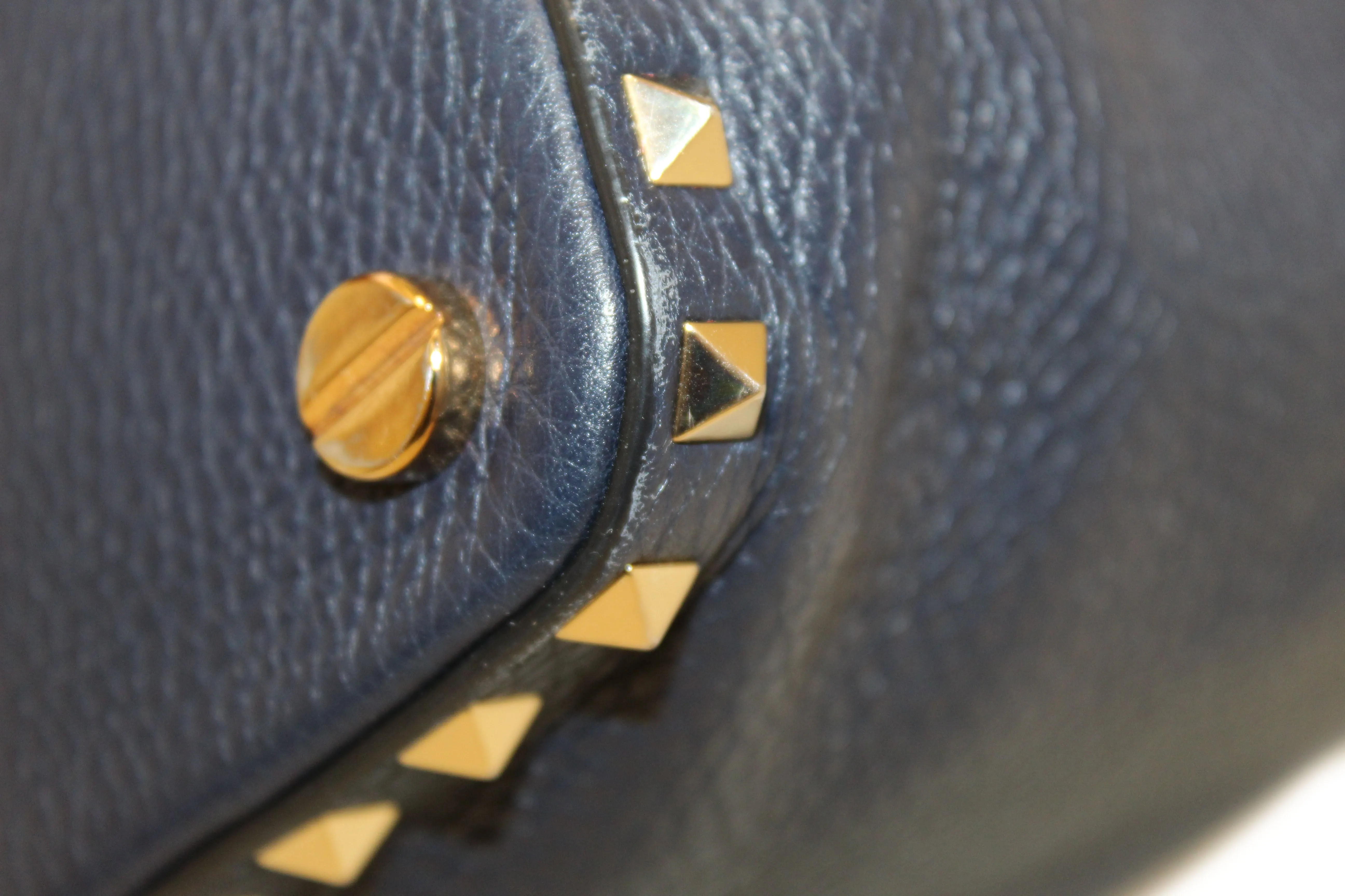 Authentic Valentino Garavani Navy Blue Rockstud Small Bucket Bag
