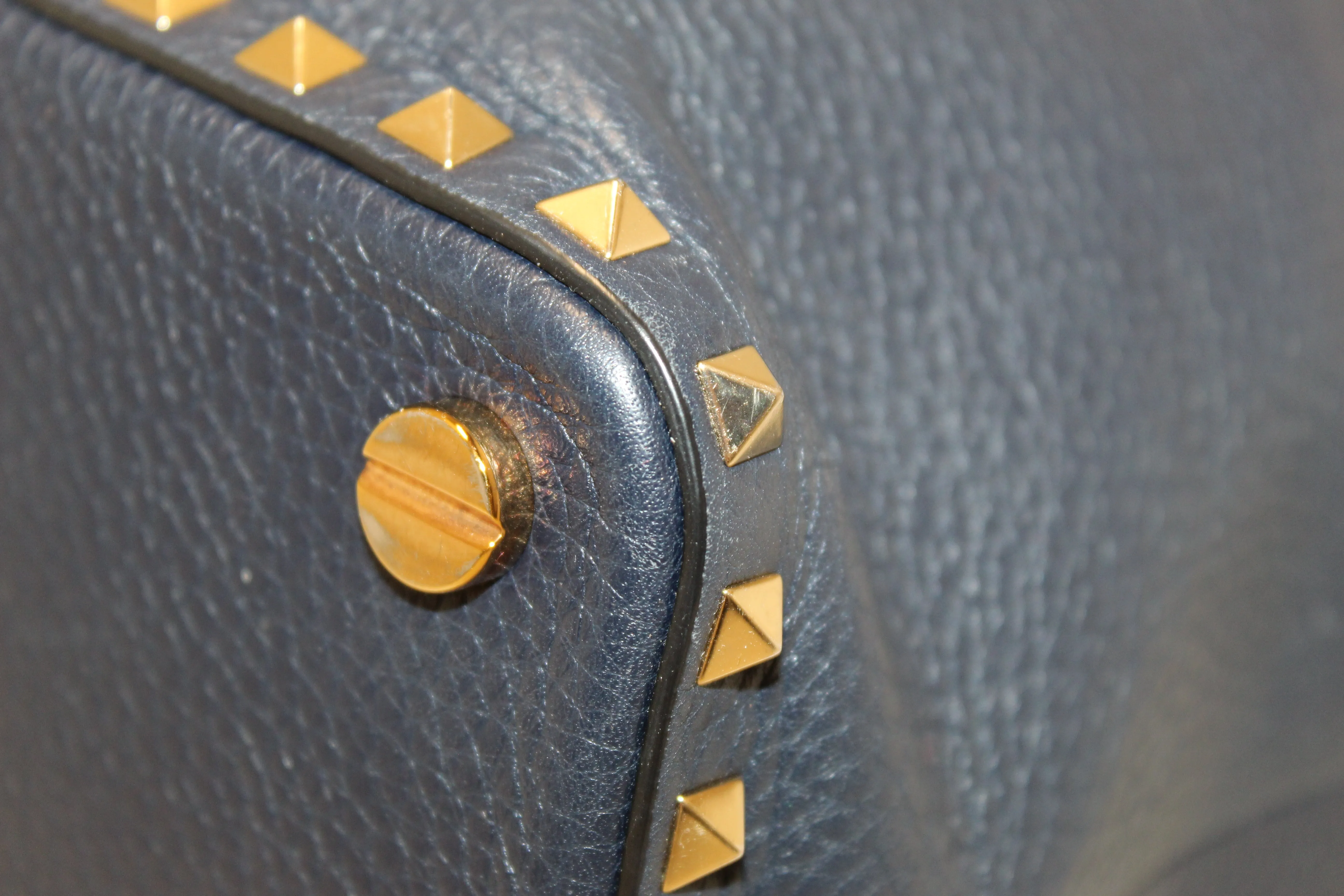 Authentic Valentino Garavani Navy Blue Rockstud Small Bucket Bag