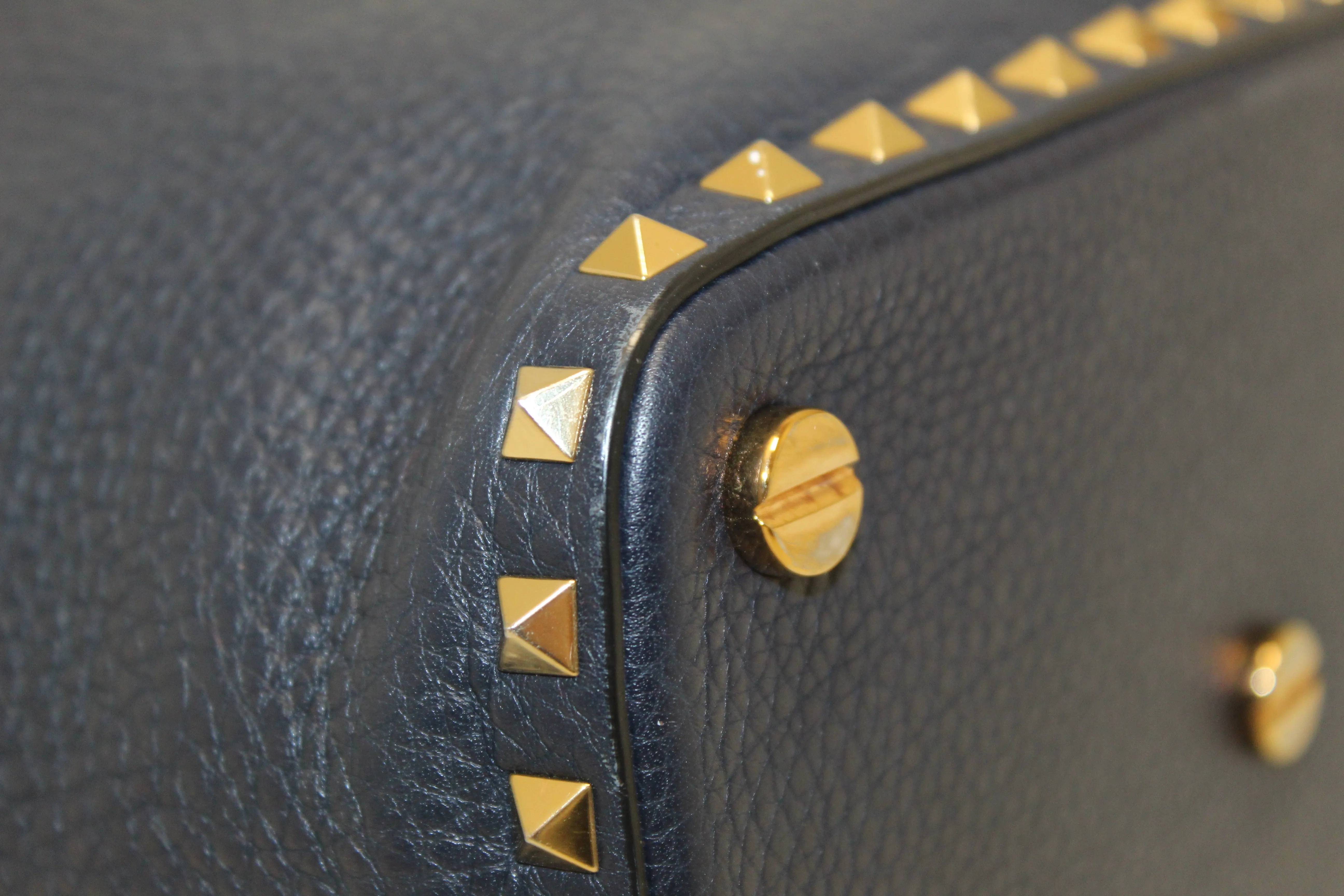 Authentic Valentino Garavani Navy Blue Rockstud Small Bucket Bag