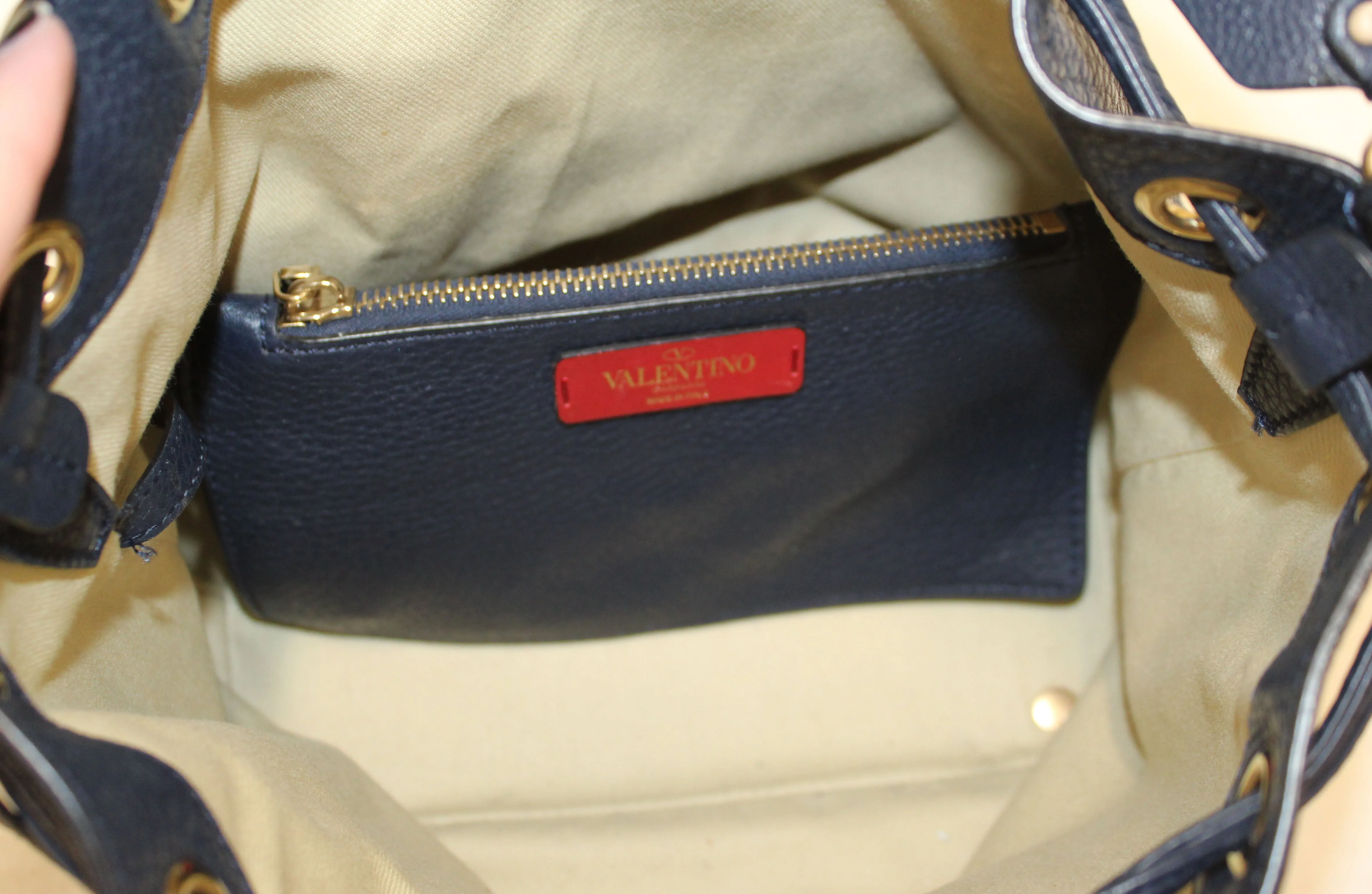 Authentic Valentino Garavani Navy Blue Rockstud Small Bucket Bag