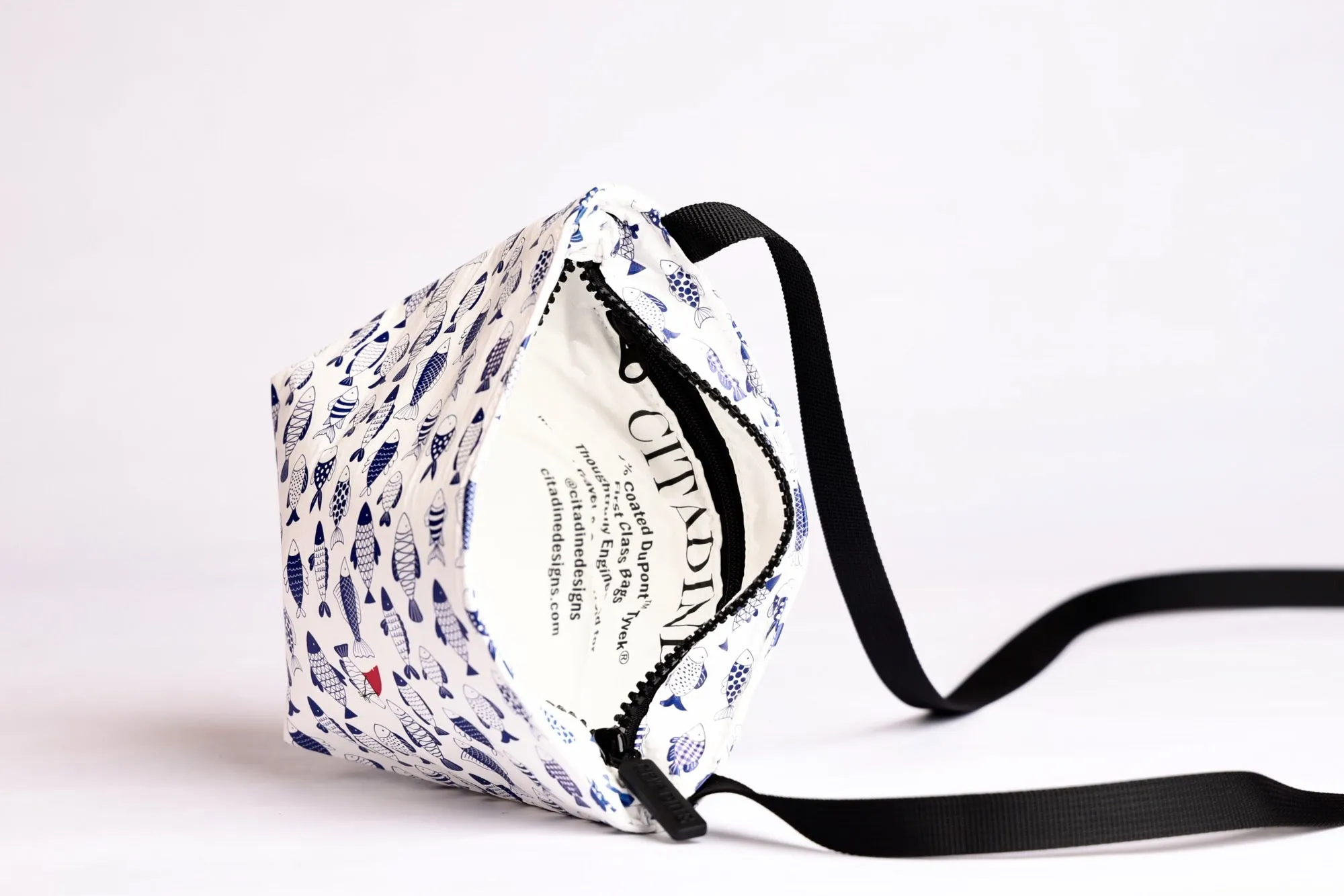 Crossbody Bag Small - Shark Fin Fish