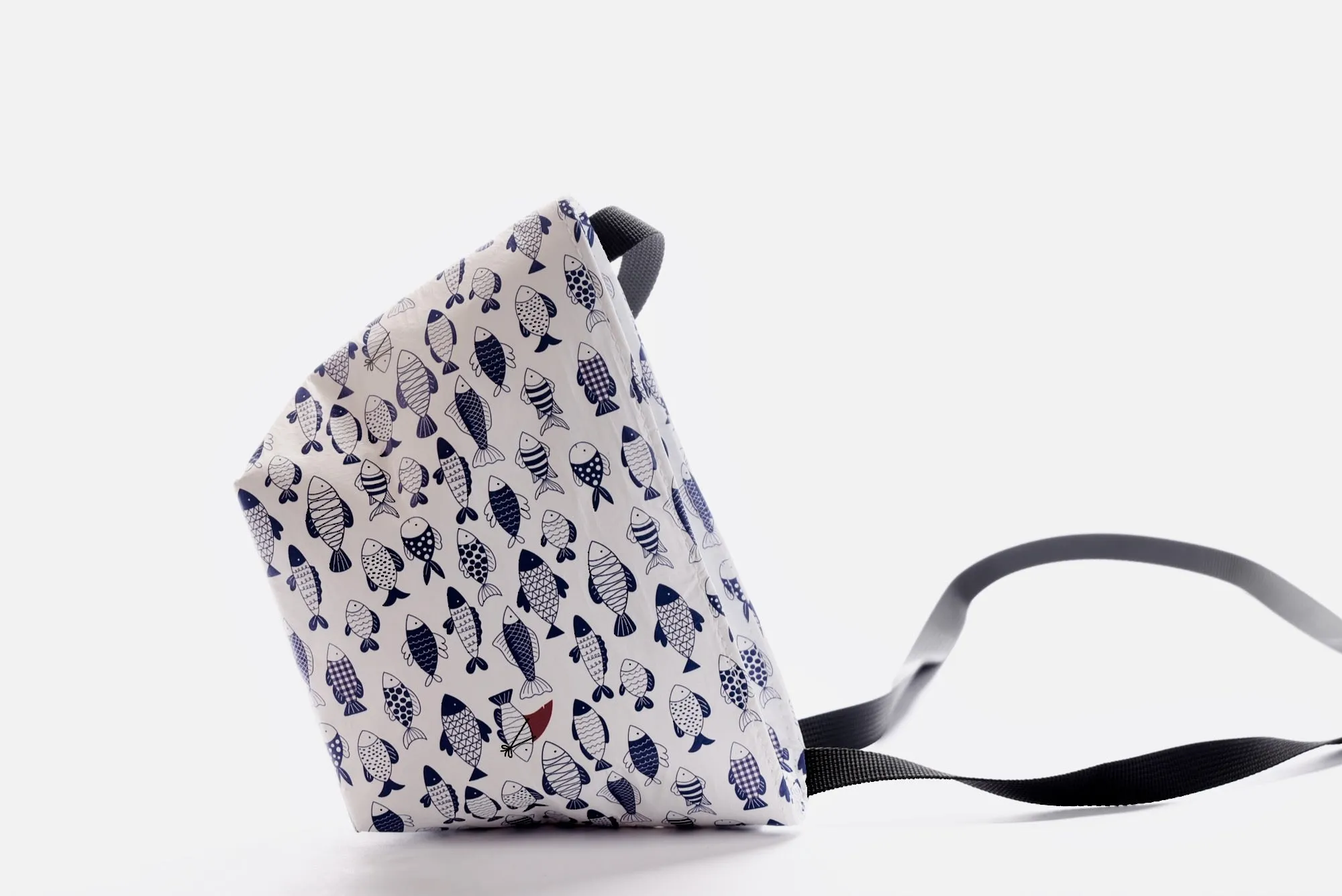 Crossbody Bag Small - Shark Fin Fish